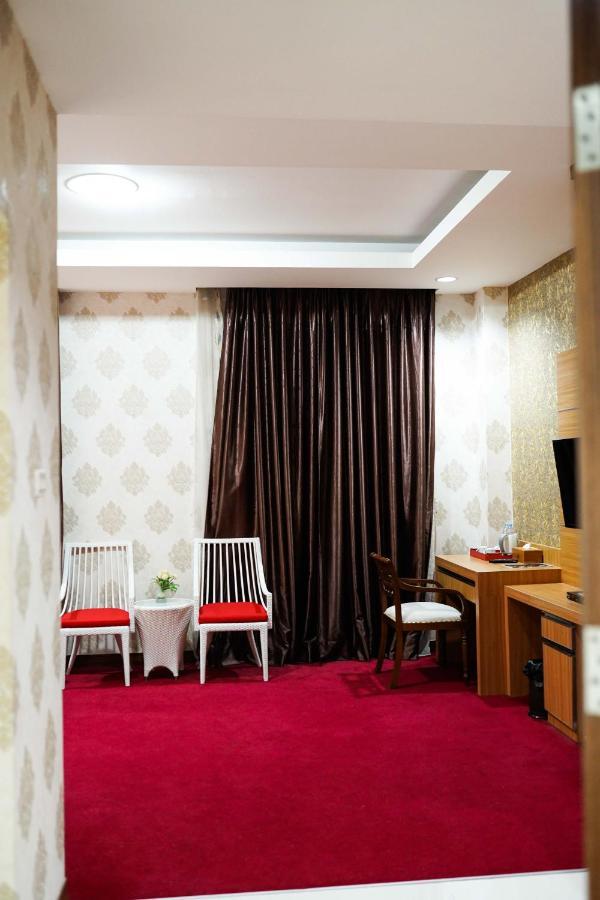 Grand Buana Lestari Hotel Паданг Екстериор снимка