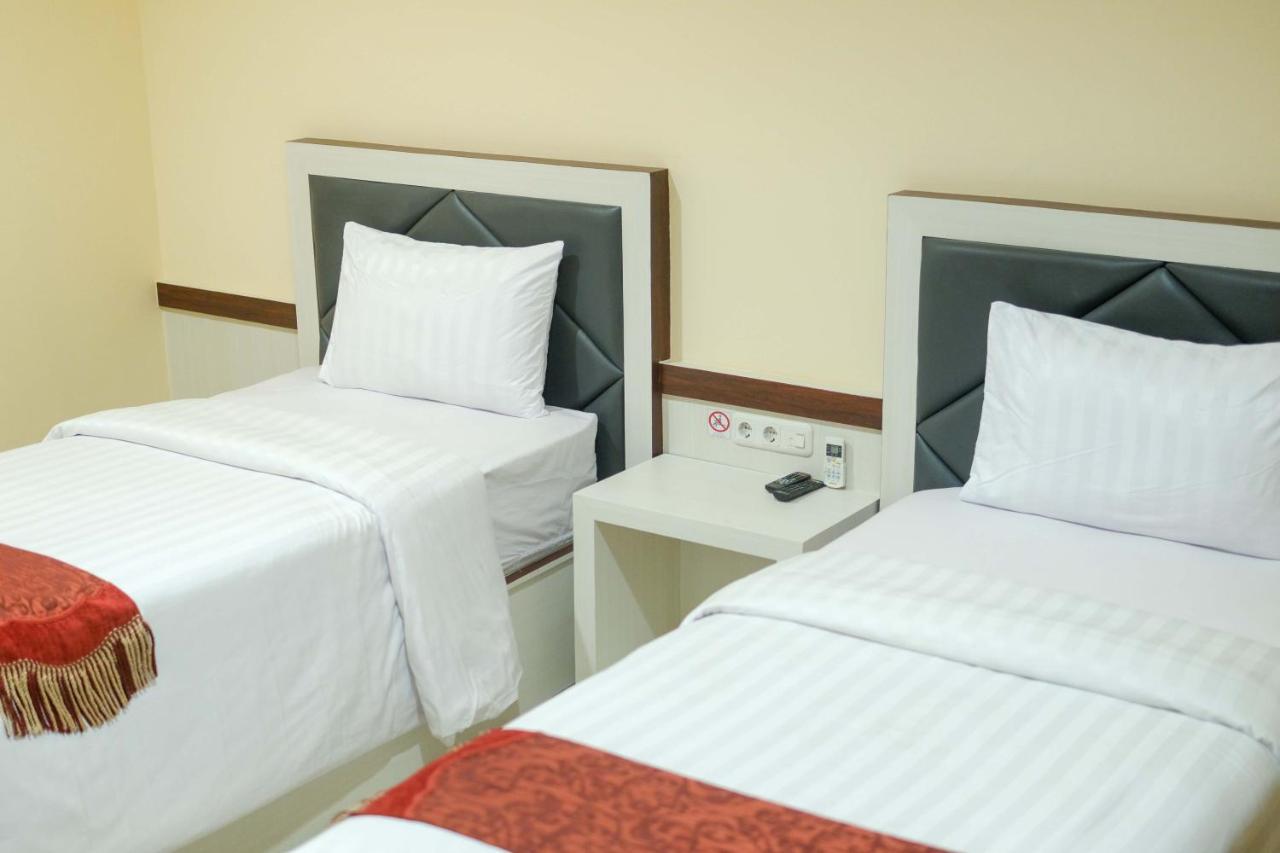 Grand Buana Lestari Hotel Паданг Екстериор снимка